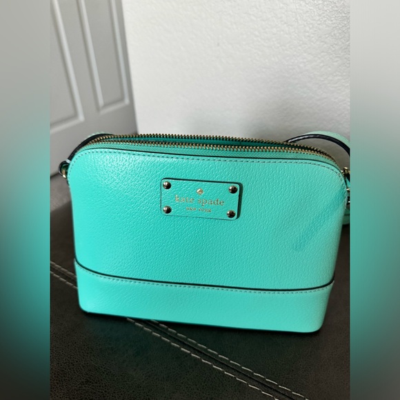kate spade Handbags - Kate Spade Cute Crossbody Bag